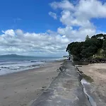 Family Friendly 3Br Flat - 3Min Walk To The Beach - Self Contained